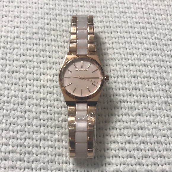 Michael Kors Rose Gold Watch - Picture 4 of 5